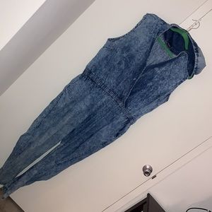 Sleeveless Jean jumpsuit